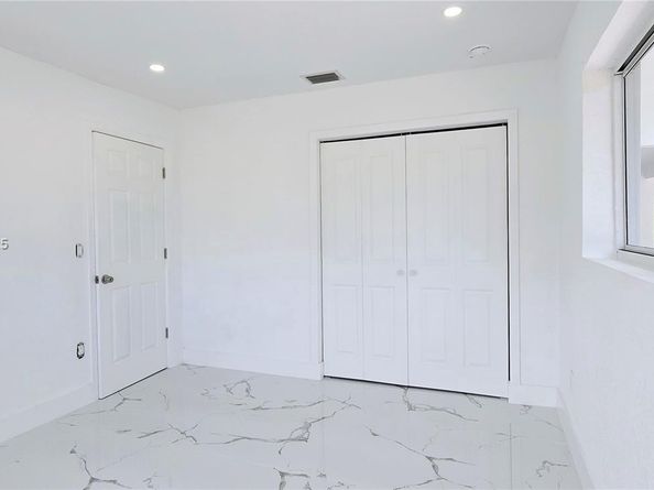 2530 NW 111th St, Miami FL 33167