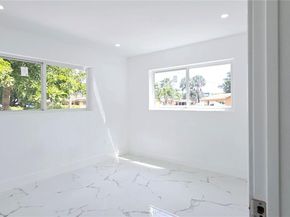 2530 NW 111th St, Miami FL 33167