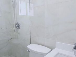 2530 NW 111th St, Miami FL 33167