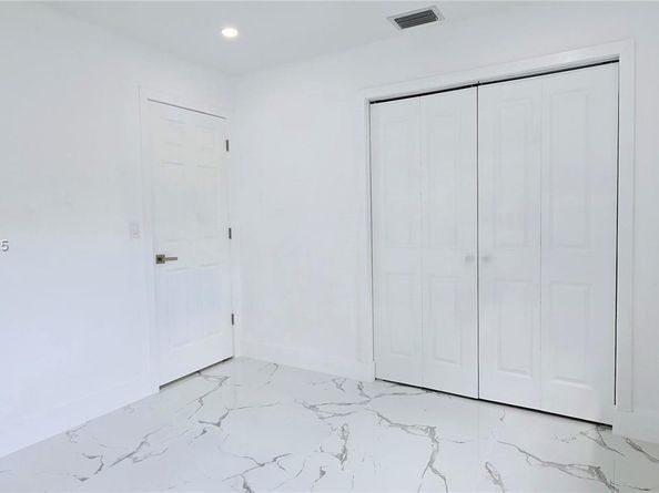 2530 NW 111th St, Miami FL 33167