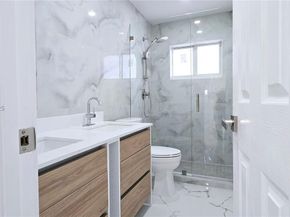 2530 NW 111th St, Miami FL 33167