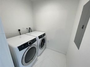 851 NE 1st Ave 3103, Miami FL 33132
