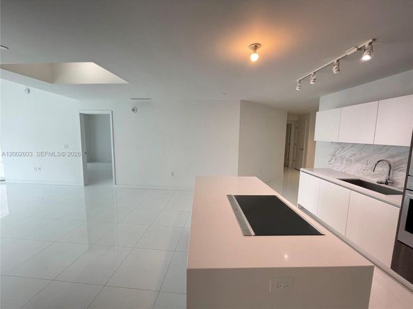 851 NE 1st Ave 3103, Miami FL 33132