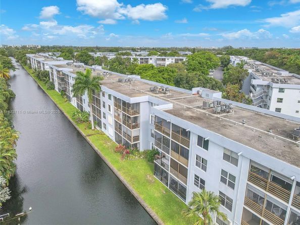 108 Royal Park Dr 2H, Oakland Park FL 33309