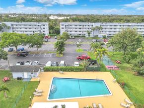 108 Royal Park Dr 2H, Oakland Park FL 33309