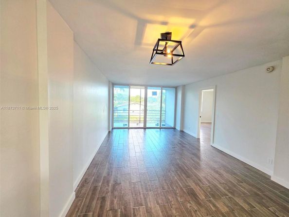 108 Royal Park Dr 2H, Oakland Park FL 33309