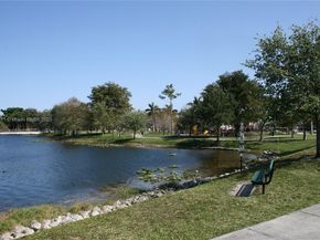 108 Royal Park Dr 2H, Oakland Park FL 33309