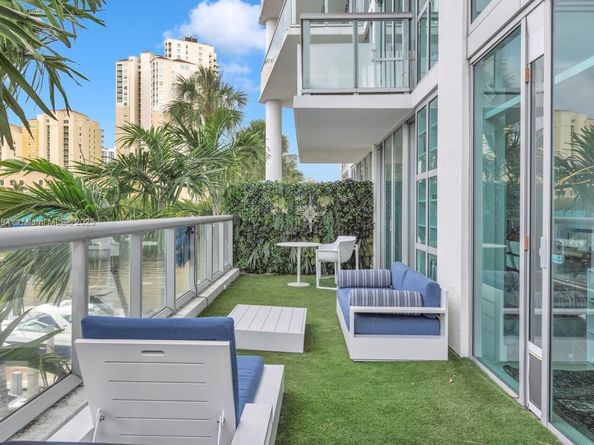 3131 NE 188th St 2301, Aventura FL 33180