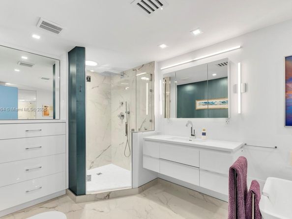 3131 NE 188th St 2301, Aventura FL 33180