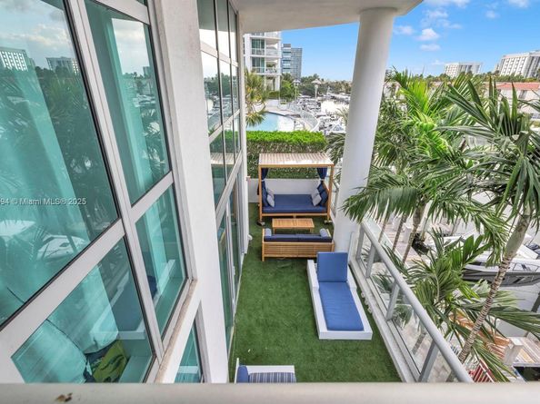 3131 NE 188th St 2301, Aventura FL 33180