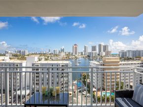 427 Golden Isles Dr 11H, Hallandale Beach FL 33009