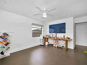 2120 NE 204th St, Miami FL 33179