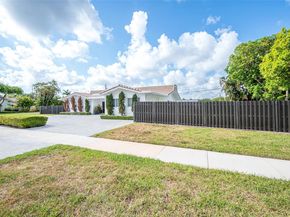 2120 NE 204th St, Miami FL 33179