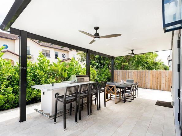 8904 SW 69th Ter, Miami FL 33173