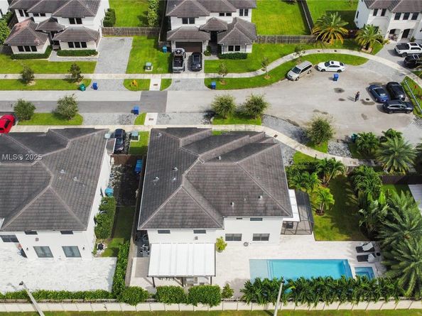 8904 SW 69th Ter, Miami FL 33173