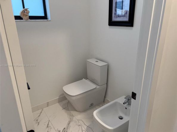 8904 SW 69th Ter, Miami FL 33173
