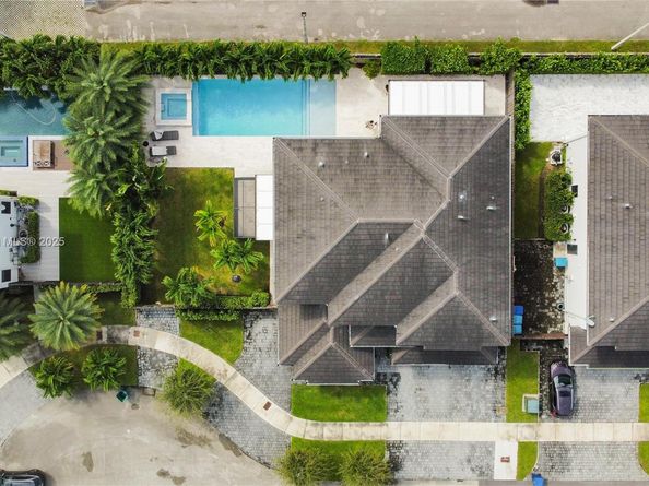 8904 SW 69th Ter, Miami FL 33173