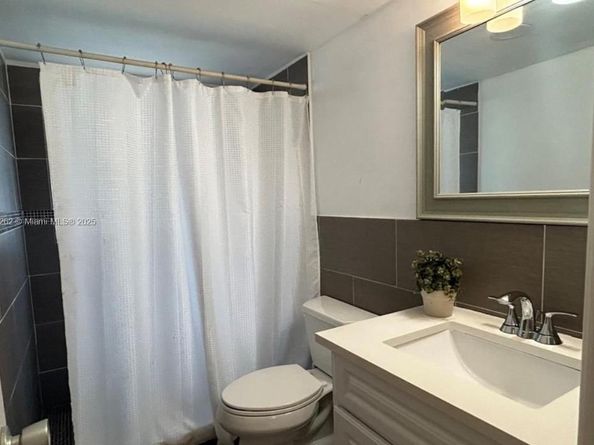 3150 N Palm Aire Dr 801, Pompano Beach FL 33069