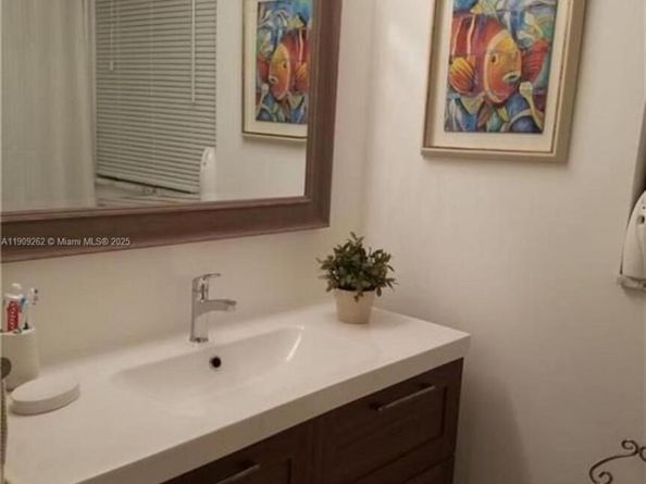 3150 N Palm Aire Dr 801, Pompano Beach FL 33069