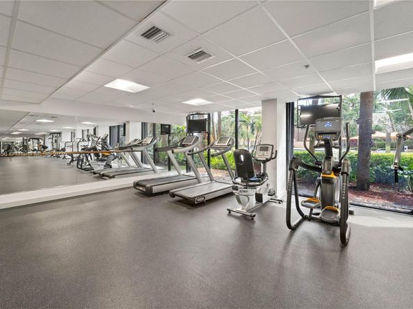 540 Brickell Key Dr 1406, Miami FL 33131