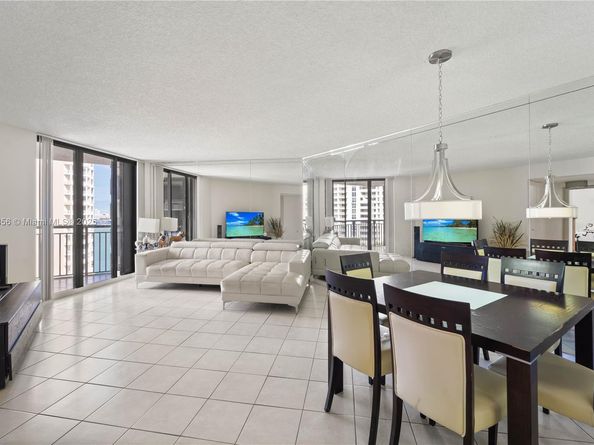 540 Brickell Key Dr 1406, Miami FL 33131