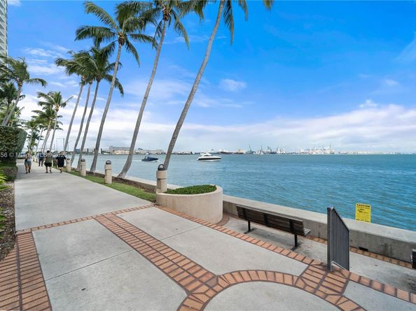 540 Brickell Key Dr 1406, Miami FL 33131