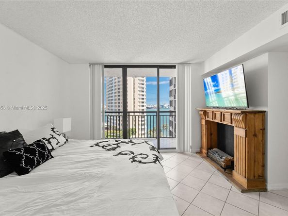 540 Brickell Key Dr 1406, Miami FL 33131