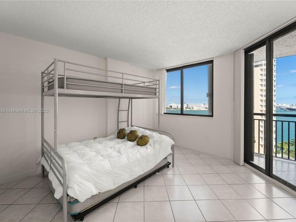 540 Brickell Key Dr 1406, Miami FL 33131