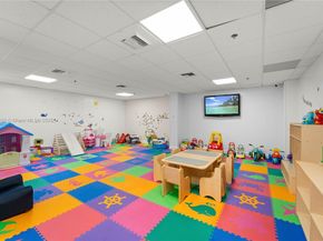 540 Brickell Key Dr 1406, Miami FL 33131