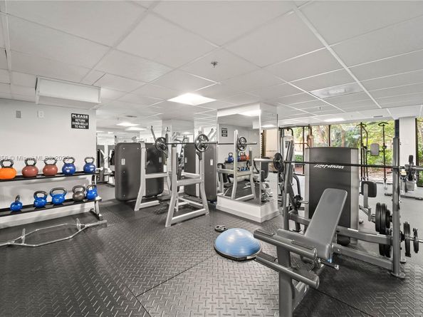 540 Brickell Key Dr 1406, Miami FL 33131