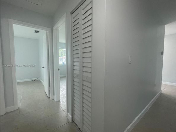 2260 NW 61st St, Miami FL 33142