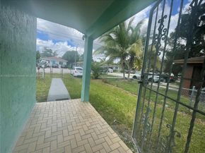2260 NW 61st St, Miami FL 33142