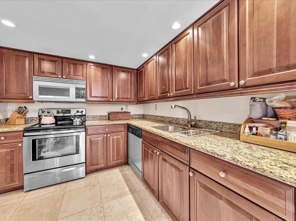 17600 N Bay Rd N503, Sunny Isles Beach FL 33160