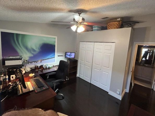 1161 NW 130th Ave, Pembroke Pines FL 33028