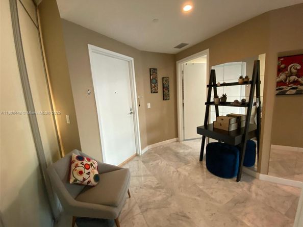 2900 NE 7th Ave 2102, Miami FL 33137