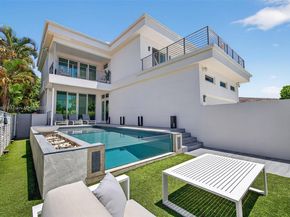 1243 Washington St, Hollywood FL 33019