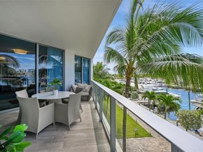 17111 Biscayne Blvd 207, North Miami Beach FL 33160