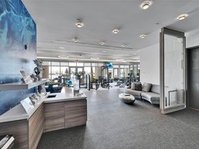 17111 Biscayne Blvd 207, North Miami Beach FL 33160