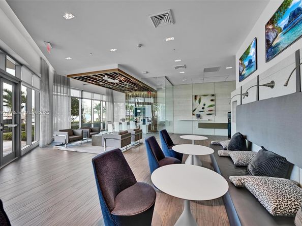 17111 Biscayne Blvd 207, North Miami Beach FL 33160