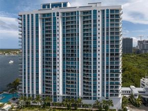 17111 Biscayne Blvd 207, North Miami Beach FL 33160