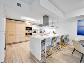 17111 Biscayne Blvd 207, North Miami Beach FL 33160