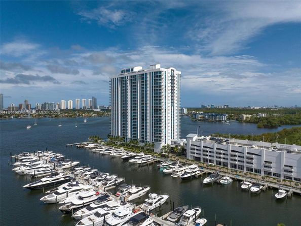 17111 Biscayne Blvd 207, North Miami Beach FL 33160