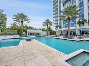 17111 Biscayne Blvd 207, North Miami Beach FL 33160