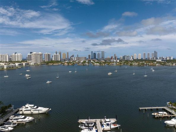 17111 Biscayne Blvd 207, North Miami Beach FL 33160