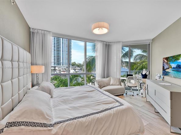 17111 Biscayne Blvd 207, North Miami Beach FL 33160