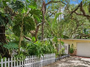 4160 Lybyer Ave, Miami FL 33133