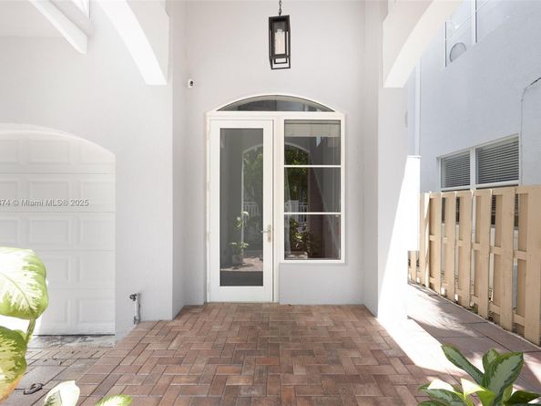 3109 Hibiscus St 3109, Coconut Grove FL 33133