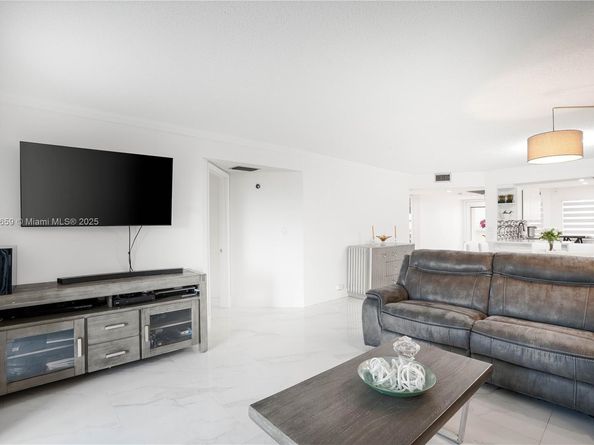 1704 Andros Isle B4, Coconut Creek FL 33066