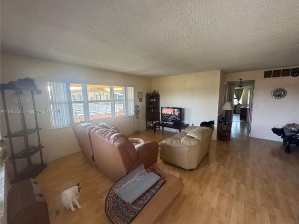 115 NE 202nd Ter M25, Miami Gardens FL 33179