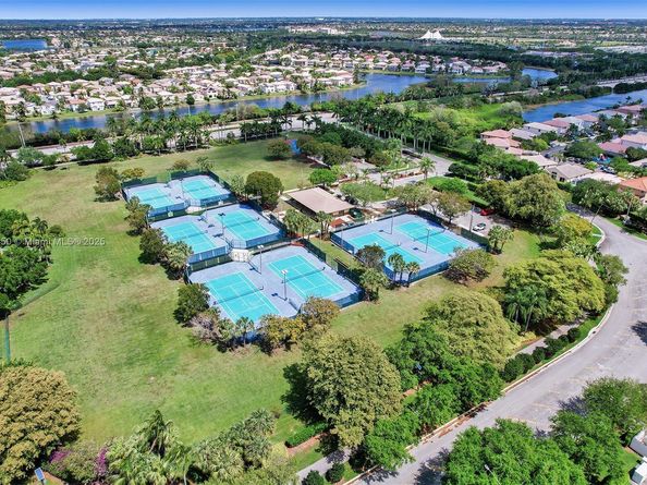 17946 SW 35th Dr, Miramar FL 33029